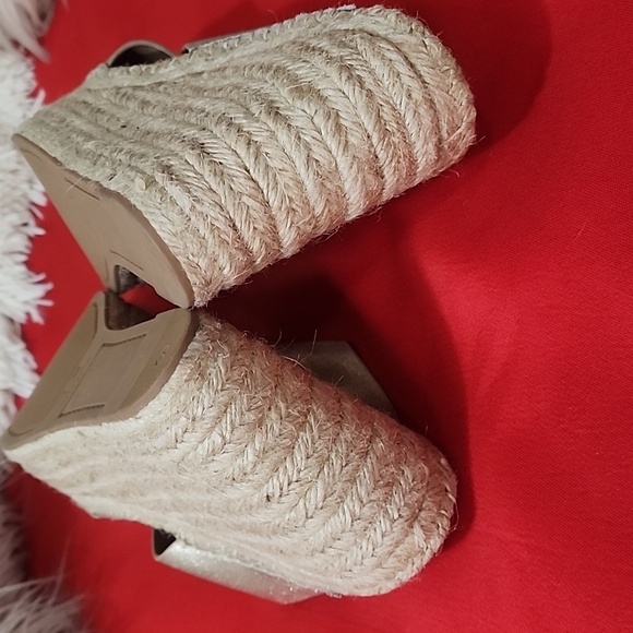 MARC FISHER SANDALS - Picture 11 of 12